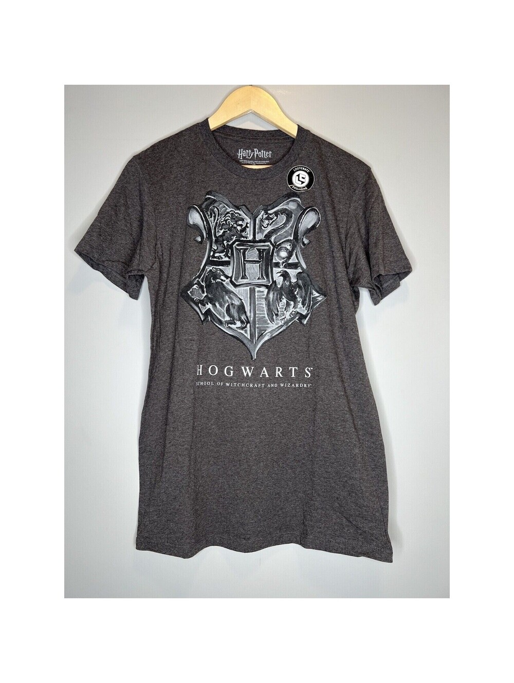 Harry Potter Hogwarts Crest Heather Grey Graphic Logo T-Shirt Mens Size Medium